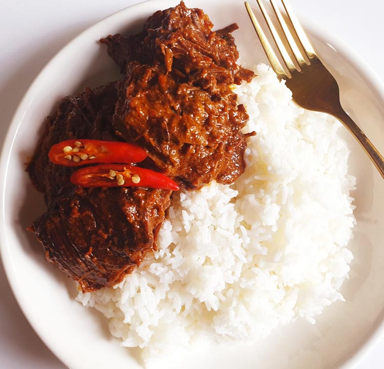 indonesian beef rendang