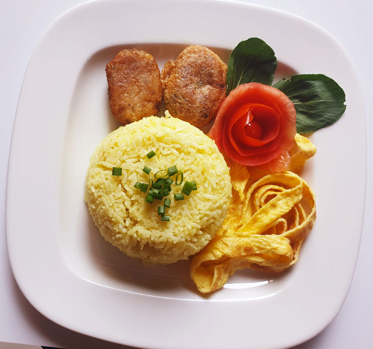 INDONESIAN FRAGRANT YELLOW RICE